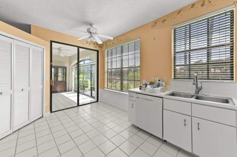 5965 Parkwalk Drive #913, Boynton Beach FL - photo 17 of 44