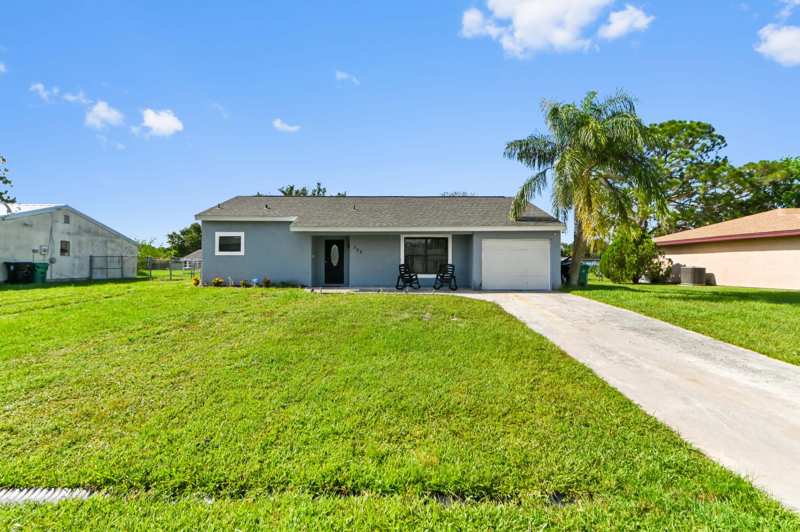 3 bedroom Single Family Residence at 350 SW Homeland Road, Port St Lucie, Port St. Lucie — photo 1