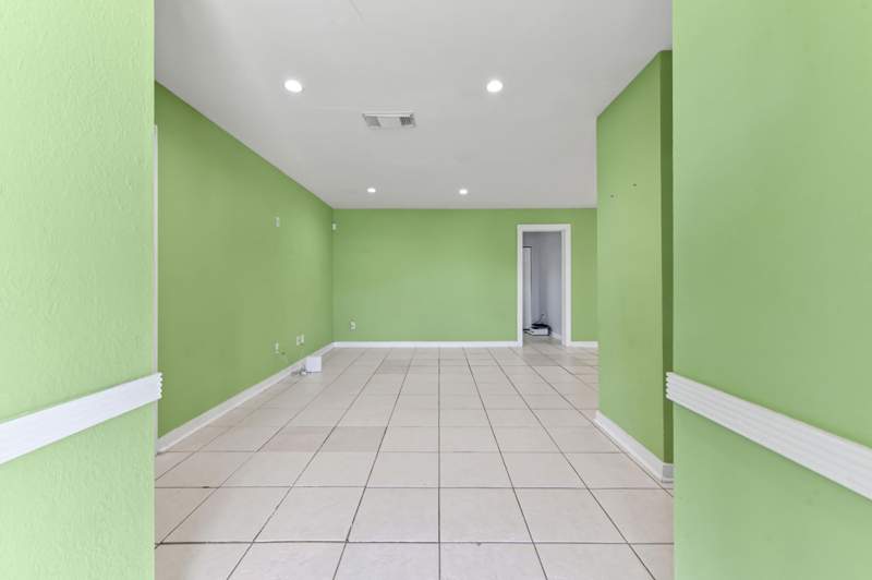 3 bedroom Single Family Residence at 350 SW Homeland Road, Port St Lucie, Port St. Lucie — photo 4