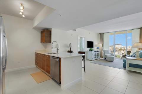 480 Hibiscus Street #821, West Palm Beach FL - photo 9 of 25