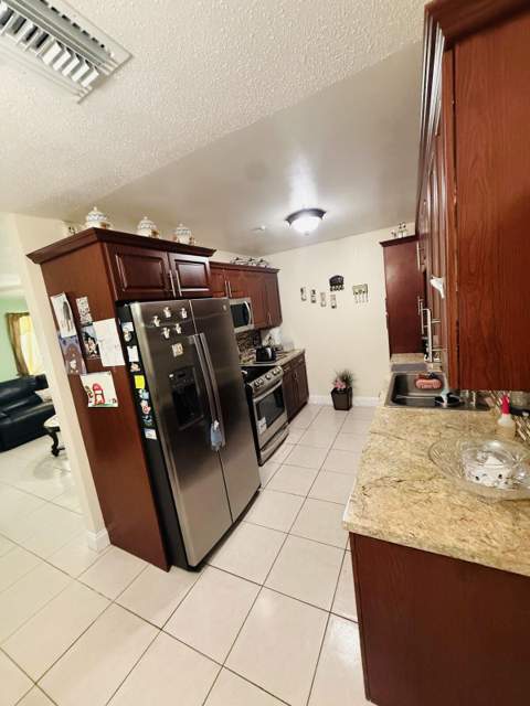 3335 10th Avenue, Palm Springs FL - photo 6 of 20
