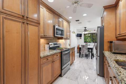 6858 Fountains Circle, Lake Worth FL - photo 16 of 56