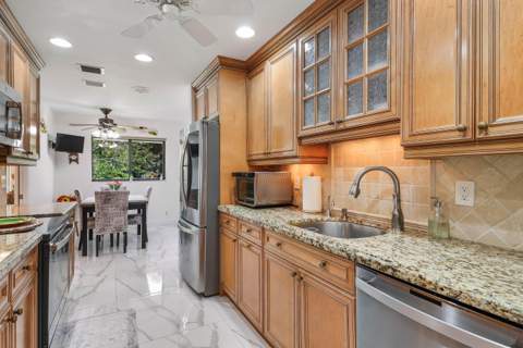 6858 Fountains Circle, Lake Worth FL - photo 17 of 56