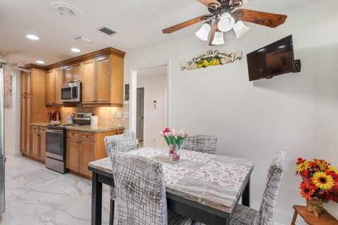 6858 Fountains Circle, Lake Worth FL - photo 19 of 56