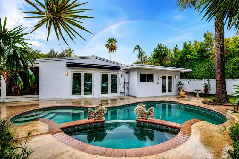4 bedroom Single Family Residence at 908 NE 16th Place, Lauderdale Park 6-33 1/2, Fort Lauderdale — photo 2