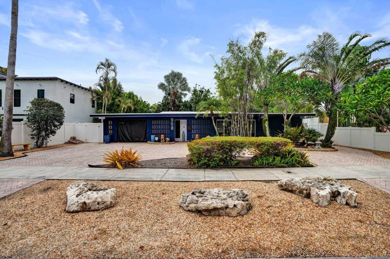 4 bedroom Single Family Residence at 908 NE 16th Place, Lauderdale Park 6-33 1/2, Fort Lauderdale — photo 3