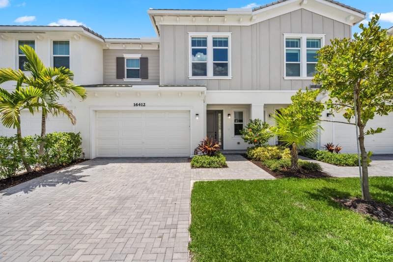 3 bedroom Townhouse at 16412 Millenium Court, Crossings Of Westlake, The Acreage — photo 3