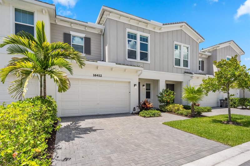 3 bedroom Townhouse at 16412 Millenium Court, Crossings Of Westlake, The Acreage — photo 5