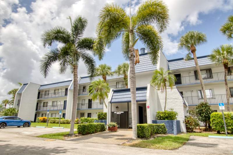 2 bedroom Condominium at 4471 Luxemburg Court #206, Fountains Of Palm Beach Condo 3, Lake Worth — photo 5