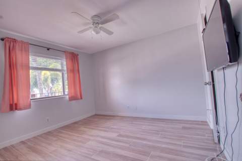 4471 Luxemburg Court #206, Lake Worth FL - photo 13 of 16