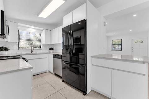 1712 NE 50th Court, Pompano Beach FL - photo 18 of 52