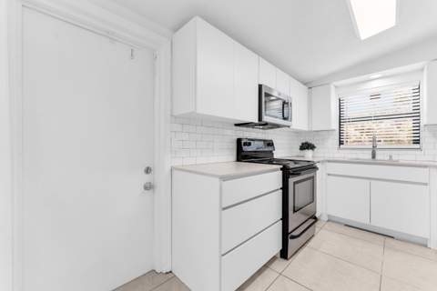 1712 NE 50th Court, Pompano Beach FL - photo 19 of 52