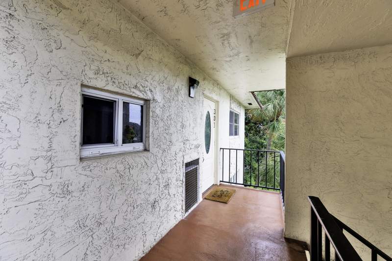 2 bedroom Condominium at 9500 N Hollybrook Lake Drive #301, Hollybrook Golf And, Pembroke Pines — photo 3