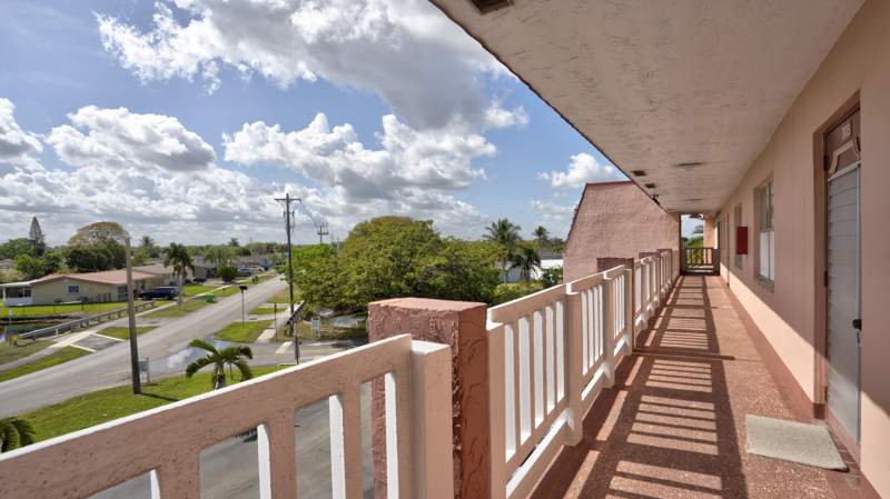 2 bedroom Condominium at 9400 Sunrise Lakes Boulevard #303, Sunrise Lakes 117 Condo, Sunrise — photo 2