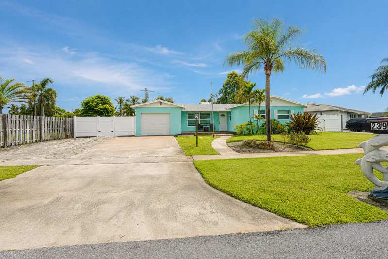 3 bedroom Single Family Residence at 2395 Edgewater Drive, Edgewater Park, West Palm Beach — photo 1