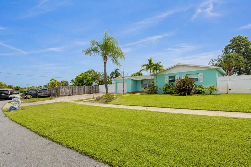 3 bedroom Single Family Residence at 2395 Edgewater Drive, Edgewater Park, West Palm Beach — photo 3