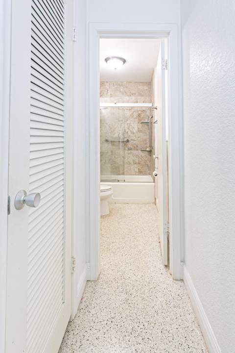 2395 Edgewater Drive, West Palm Beach FL - photo 16 of 32