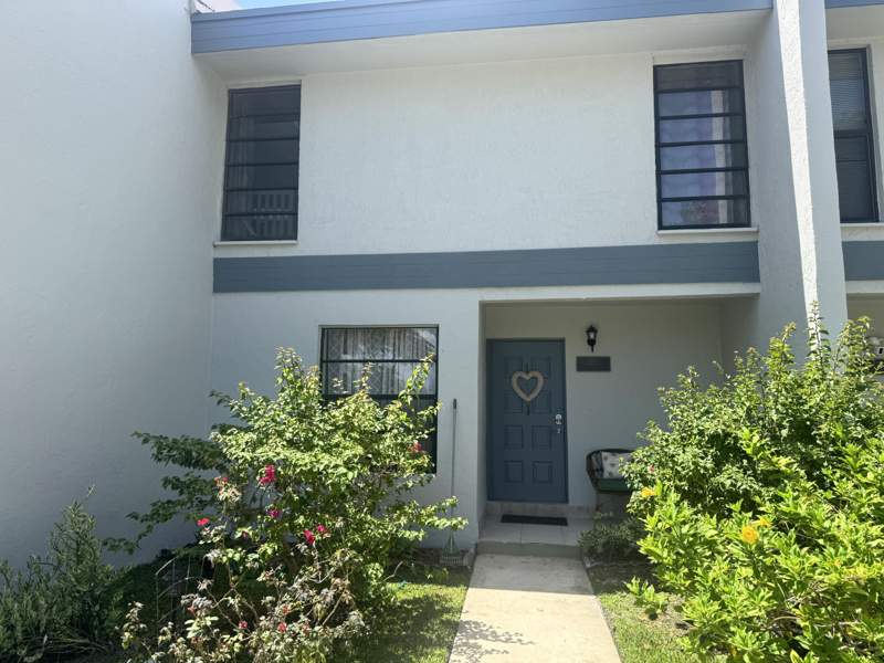 3 bedroom Townhouse at 9210 NW 14th Street #273, Westview Condominium No Four, Pembroke Pines — photo 2