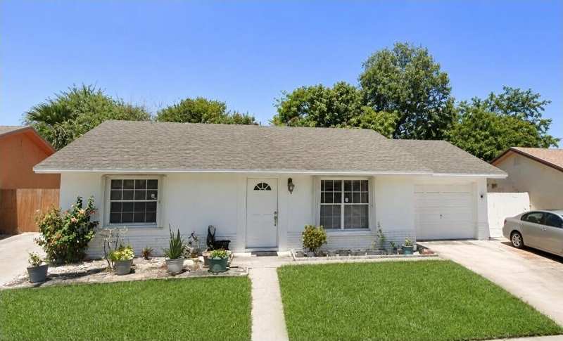 3 bedroom Single Family Residence at 6134 E Wauconda Way, Homes Of Lees Crossing 4, Lake Worth — photo 1