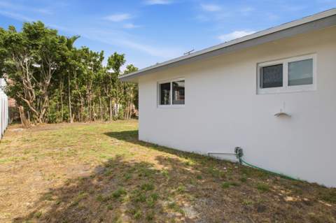 401 SE 1st Avenue, Pompano Beach FL - photo 13 of 36