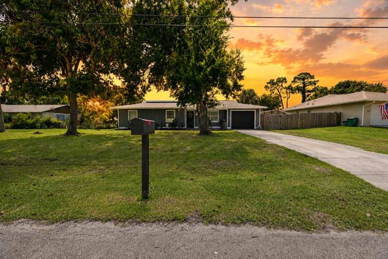 3 bedroom Single Family Residence at 4703 Myrtle Drive, Indian River Estates Unit 7, Fort Pierce — photo 1