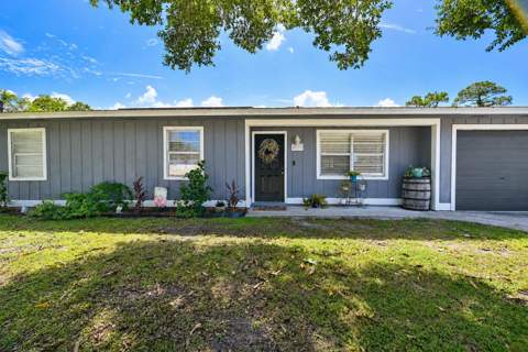 4703 Myrtle Drive, Fort Pierce FL - photo 6 of 39