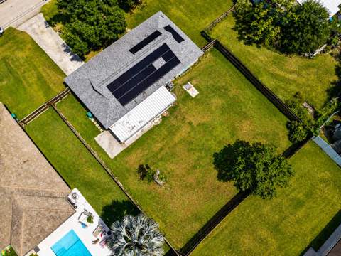 4703 Myrtle Drive, Fort Pierce FL - photo 7 of 39