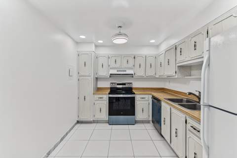 531 N Ocean Boulevard #805, Pompano Beach FL - photo 10 of 44