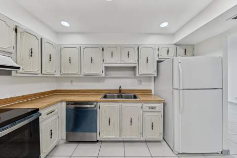 531 N Ocean Boulevard #805, Pompano Beach FL - photo 13 of 44