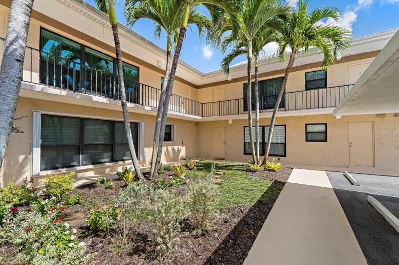 3 bedroom Condominium at 1 SE Turtle Creek Drive #A, Turtle Creek Apartment Buildings Condo, Jupiter — photo 1