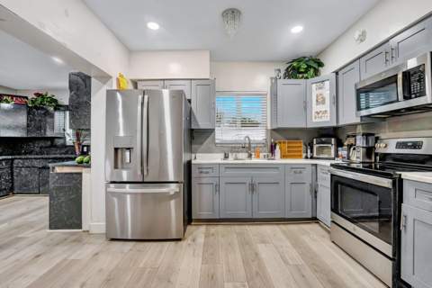 3250 E Glendale Boulevard, Fort Lauderdale FL - photo 10 of 27