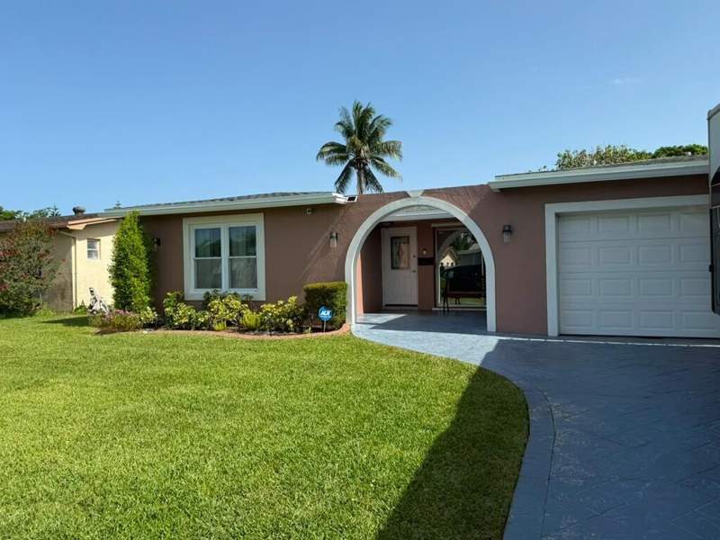3 bedroom Single Family Residence at 9340 NW 21st Manor, Sunrise Golf Village Sec 21, Sunrise — photo 2