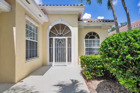 150 Euphrates Circle, Palm Beach Gardens FL - photo 11 of 66
