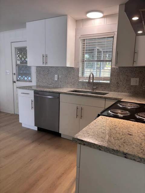 2472 NE Pine Avenue, Jensen Beach FL - photo 15 of 23