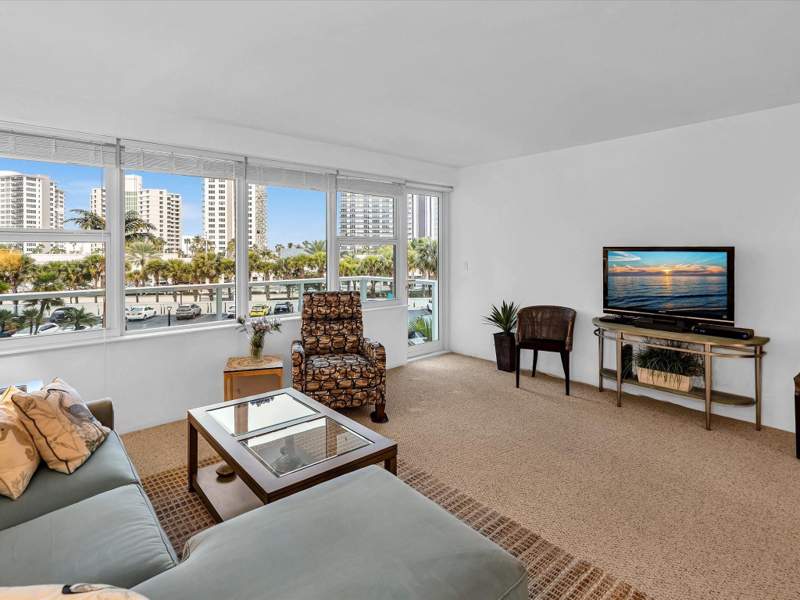 1 bedroom Stock Cooperative at 3300 NE 36th Street #312A, Coral Ridge Towers East Co-Op, Fort Lauderdale — photo 3