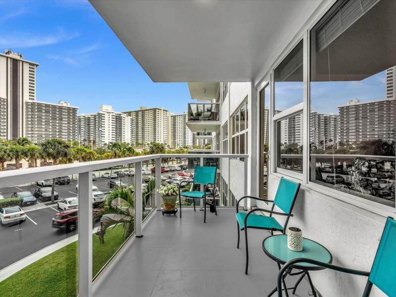1 bedroom Stock Cooperative at 3300 NE 36th Street #312A, Coral Ridge Towers East Co-Op, Fort Lauderdale — photo 4