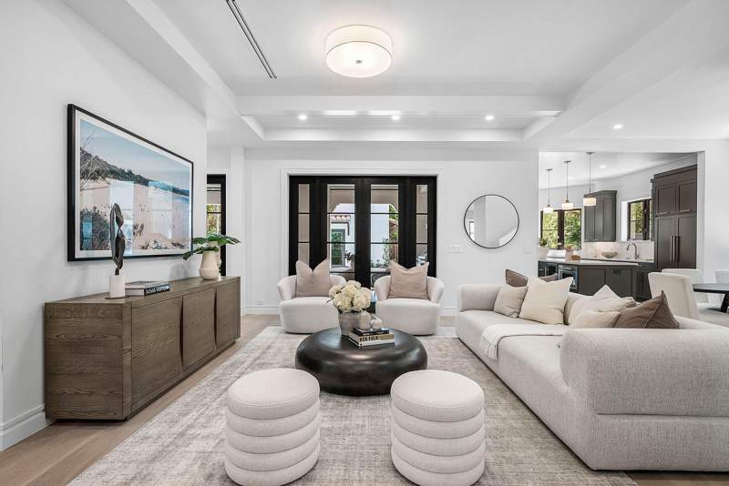 5 bedroom Single Family Residence at 230 Pershing Way, Census County Division, West Palm Beach — photo 5