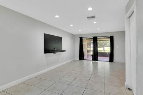 10723 NW 11TH Street #10723, Pembroke Pines FL - photo 12 of 38
