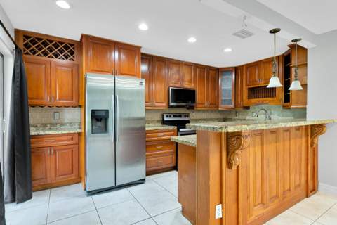 10723 NW 11TH Street #10723, Pembroke Pines FL - photo 17 of 38