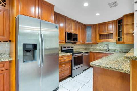 10723 NW 11TH Street #10723, Pembroke Pines FL - photo 18 of 38