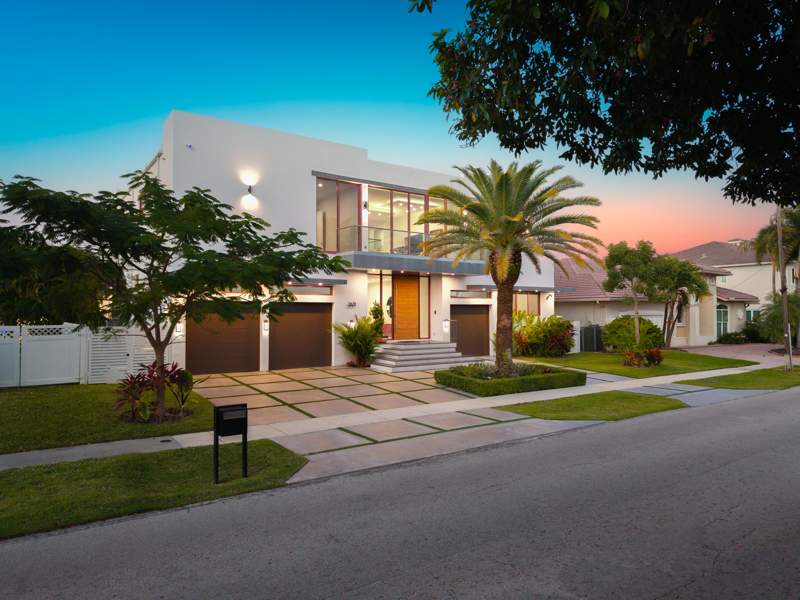 5 bedroom Single Family Residence at 2631 NE 48th Court, Coral Key Villas 2nd Sec, Lighthouse Point — photo 3