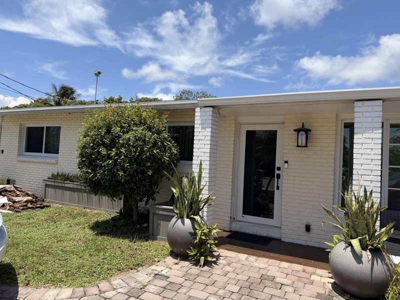 3 bedroom Single Family Residence at 1905 S Florida Mango Road, Meadow Park 3, West Palm Beach — photo 1