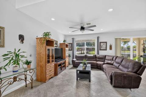 5652 Caranday Palm Drive, Greenacres FL - photo 9 of 54