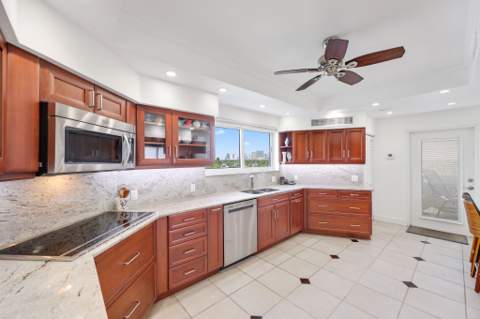 333 Sunset Drive #501, Fort Lauderdale FL - photo 16 of 39