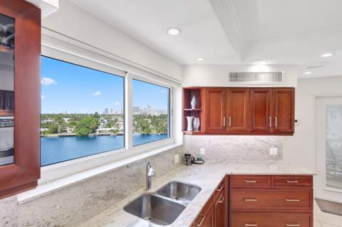 333 Sunset Drive #501, Fort Lauderdale FL - photo 18 of 39