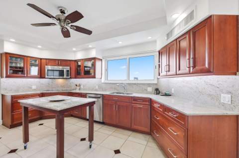 333 Sunset Drive #501, Fort Lauderdale FL - photo 23 of 39