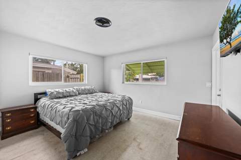 4860 NE 6th Avenue, Oakland Park FL - photo 8 of 29