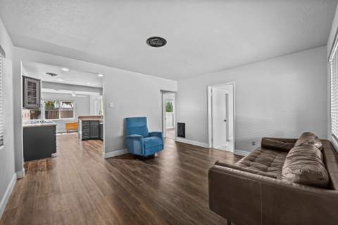 4860 NE 6th Avenue, Oakland Park FL - photo 6 of 29