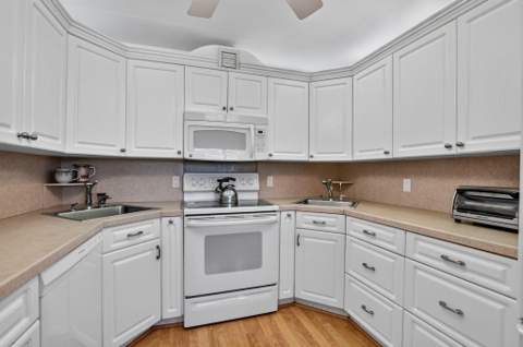 211 Richmond A #211, Deerfield Beach FL - photo 11 of 77