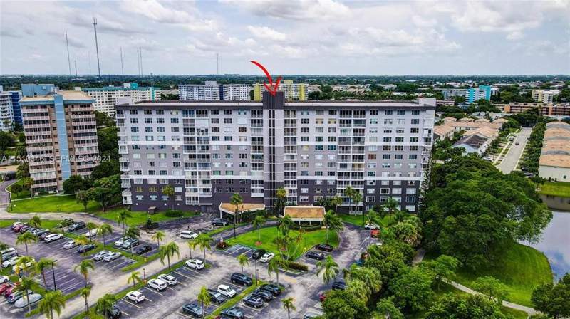 2 bedroom Condominium at 3850 Washington Street #812, Hillcrest East No 27 Condo Unit 812 Per Cdo Bk/Pg:, Hollywood — photo 5